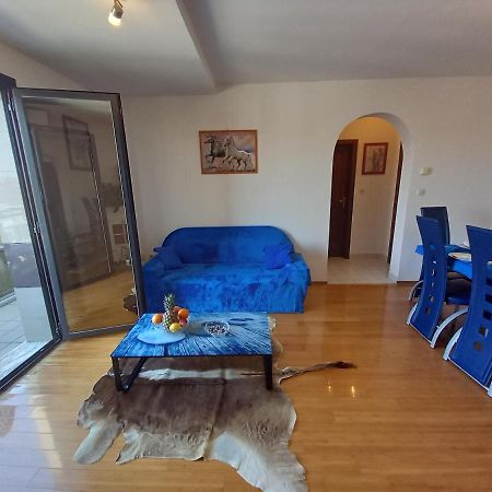 Iva Apartman 普拉 外观 照片