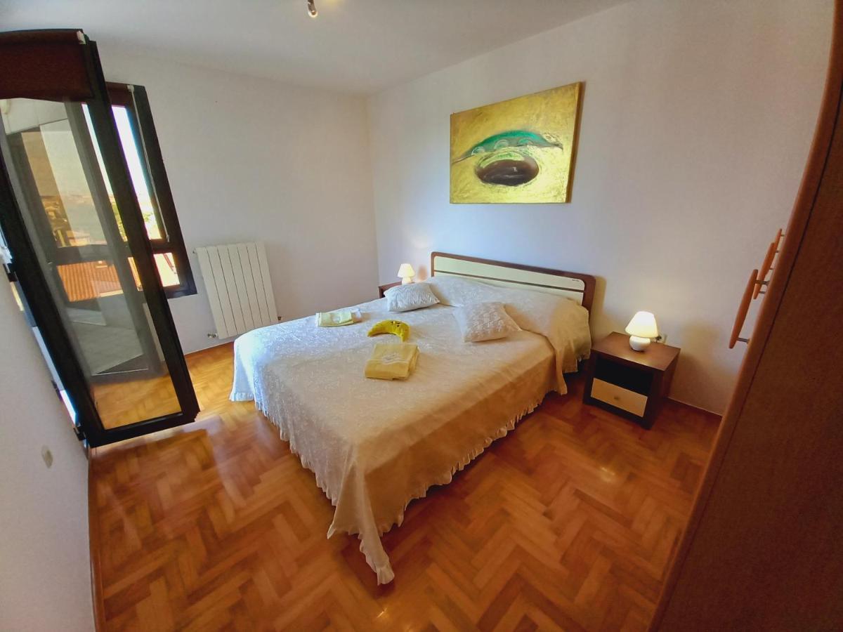 Iva Apartman 普拉 外观 照片