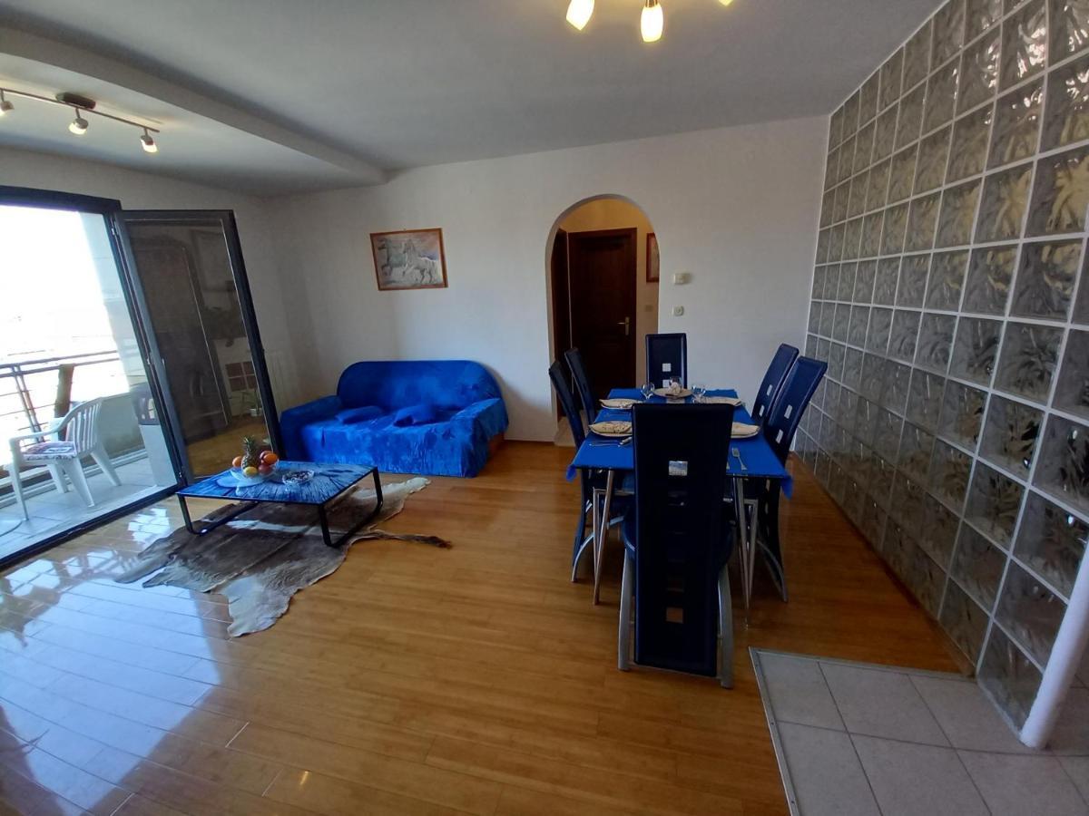 Iva Apartman 普拉 外观 照片
